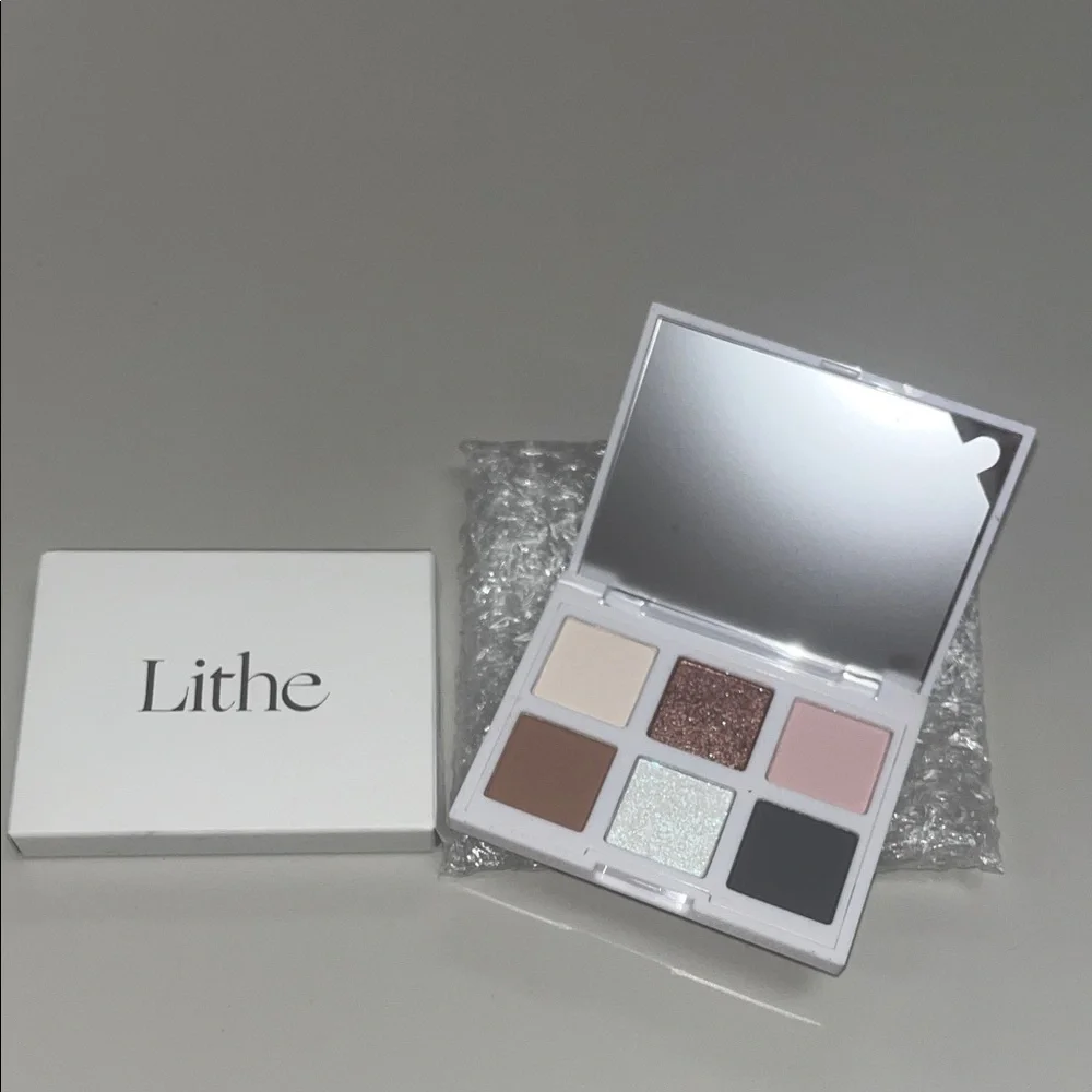 Lithe Eyeshadow Palette - Cream, Brown, Pink, Silver, and Black NIB
